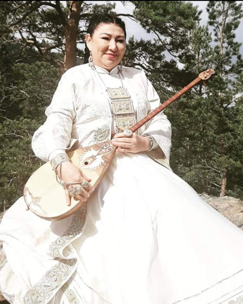 Новороссийскіде Настямен секс видеосы Жағажайда күнге күйіп жатқан сексуалды қыздар